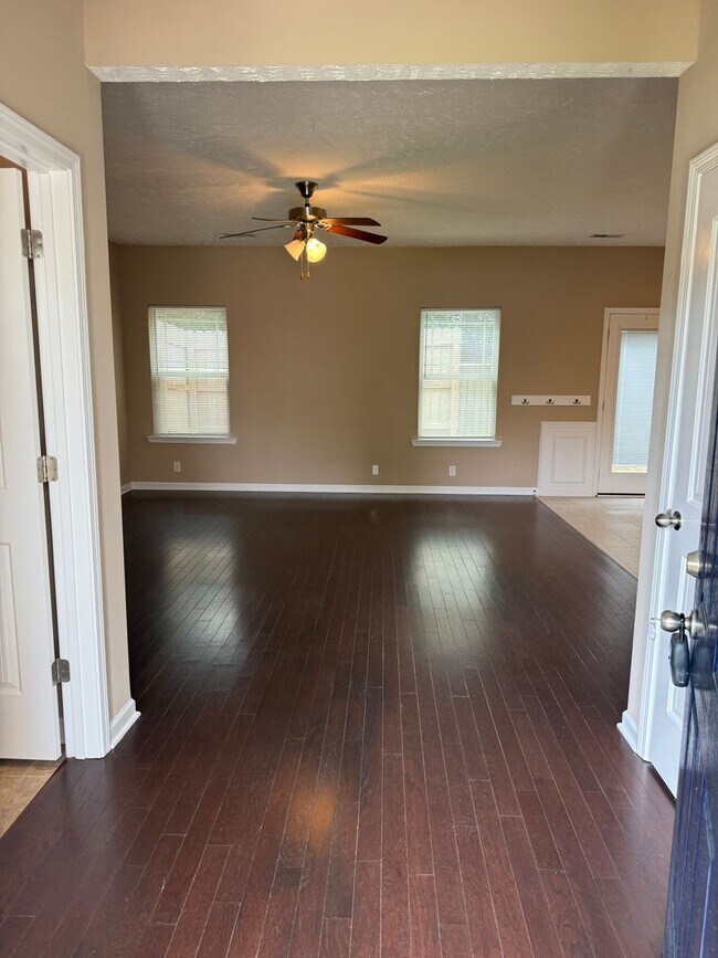 Photo - 1850 Warmingfield Dr