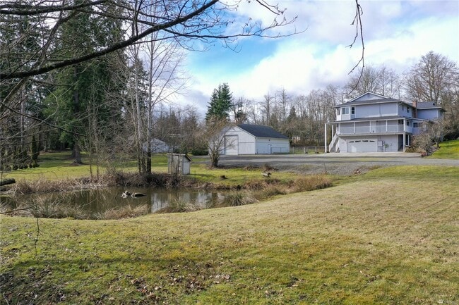 Photo - 8124 138th St E Unidad Studio