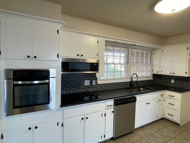 Photo - 9404 Mahler Pl