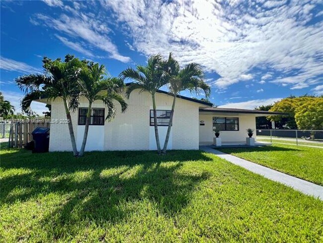 Photo - 11950 SW 199th St