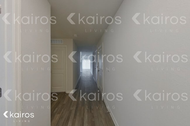 Photo - 1787 Lawn Ave