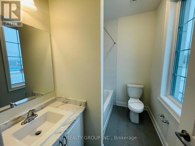 Photo - 117 Thomas Frisby Jr Cres