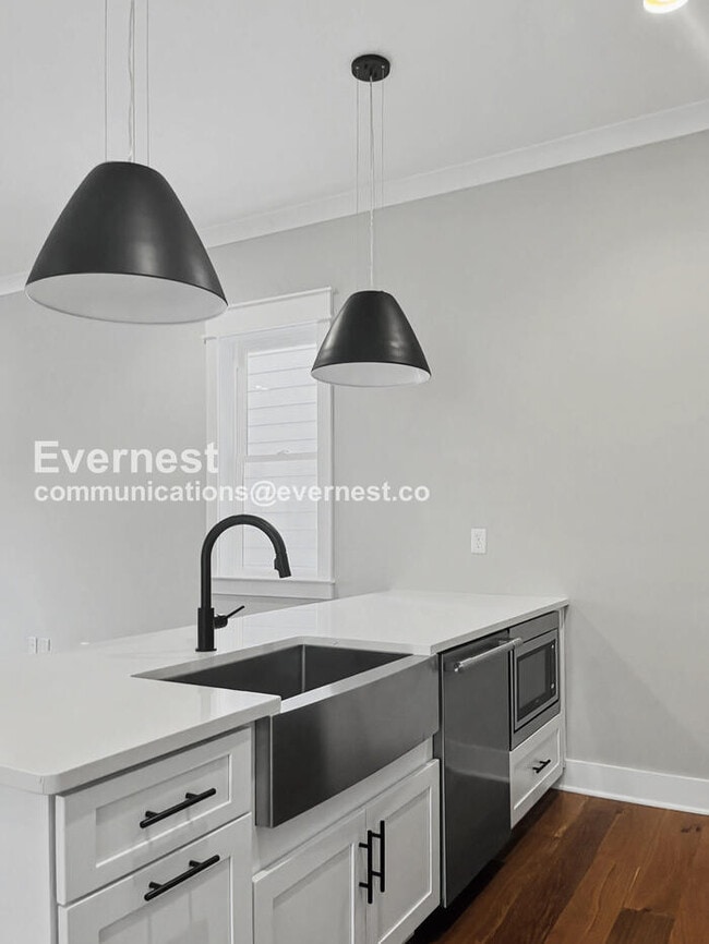 Photo - 121 Lucile St