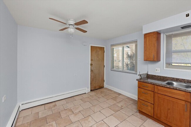 Photo - 335 Custer Ave Unit 2S