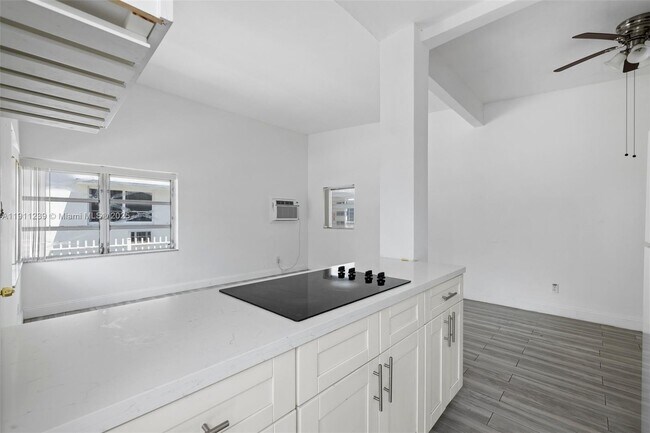 Photo - 8135 Crespi Blvd Unit 1