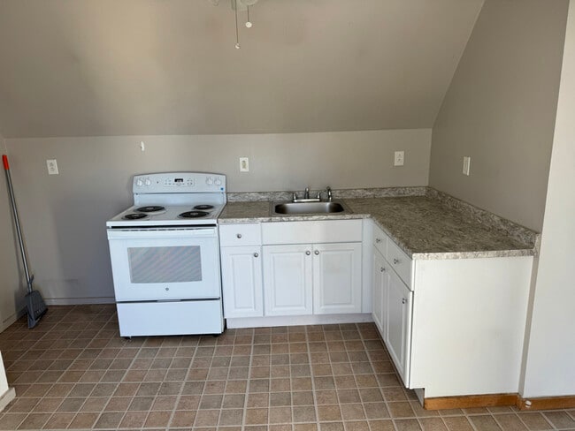 Photo - 198 Summer St Unit 3