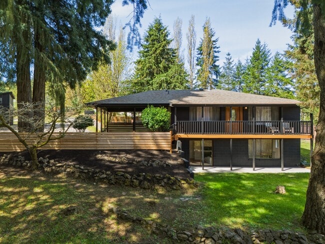 Building Photo - 1366 SE High Ridge Ct