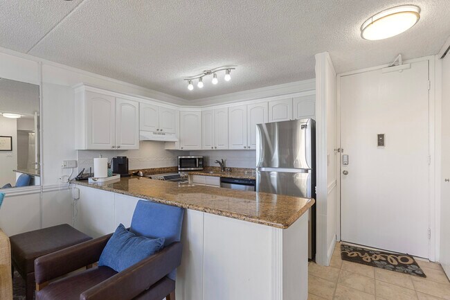 Photo - 411 Hobron Ln