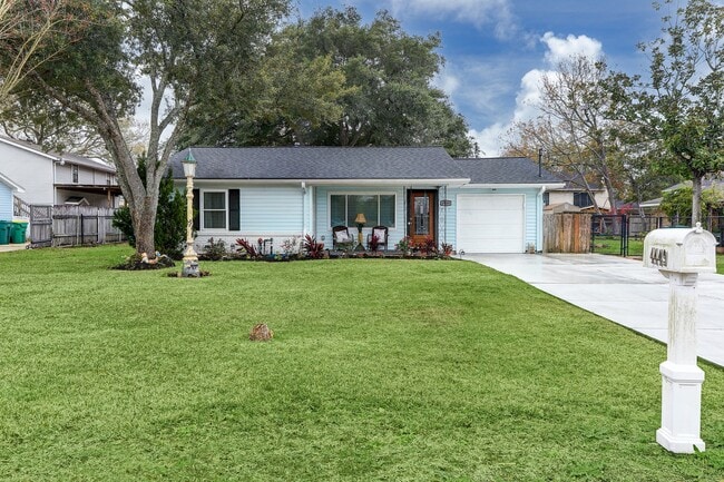 4449 Shady Lake Dr