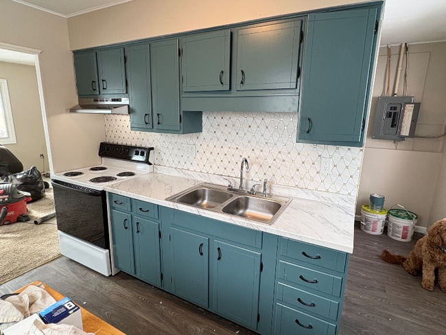 Photo - 147 S Surry Rd