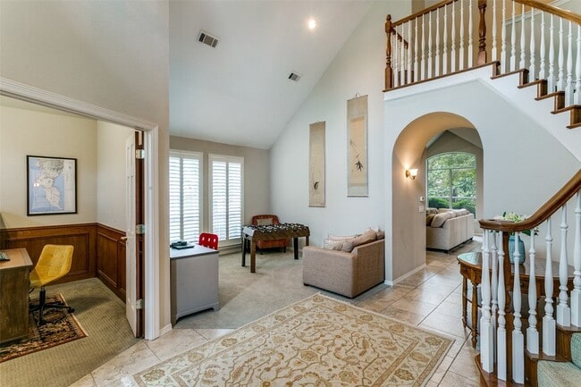 Photo - 106 Ascot Dr