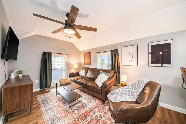 Building Photo - 415 6th St NW Unit ID1346767P