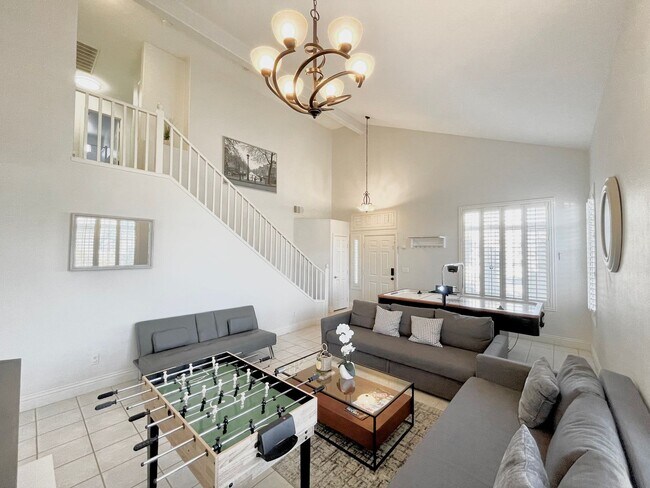 Photo - Beautiful 4BD/3.5BA Home in Prime Southwest Location – Ensuite Bedroom Downstairs!