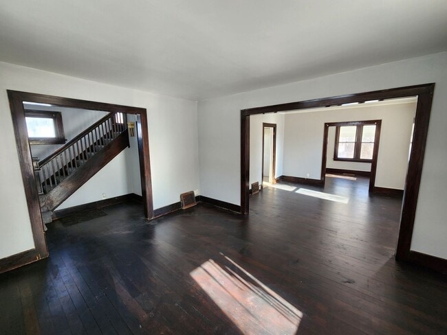 Photo - 3 Bedroom Home with 2 Car Detached Garage in East Moline