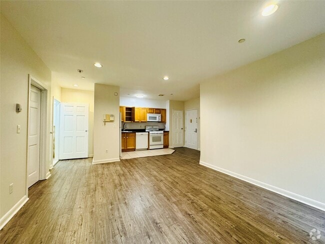 Building Photo - 118-82 Metropolitan Ave Unit 1A Rental