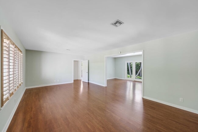 Photo - 246 Merrain Rd