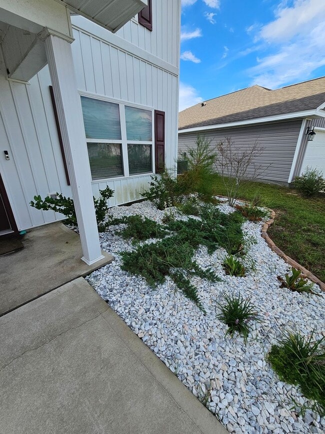 Photo - Spacious 4-bedroom Home in Panama City, FL - Perfect for long-term rental! *1/2 Off 1st Month's R...