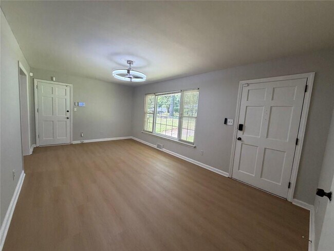 Photo - 2726 Hollywood Dr