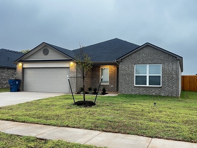 Building Photo - 620 SW 11th St