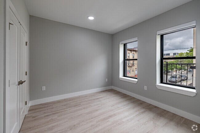 1BR, 1BA - 415SF - Bedroom - 22 Fleet St