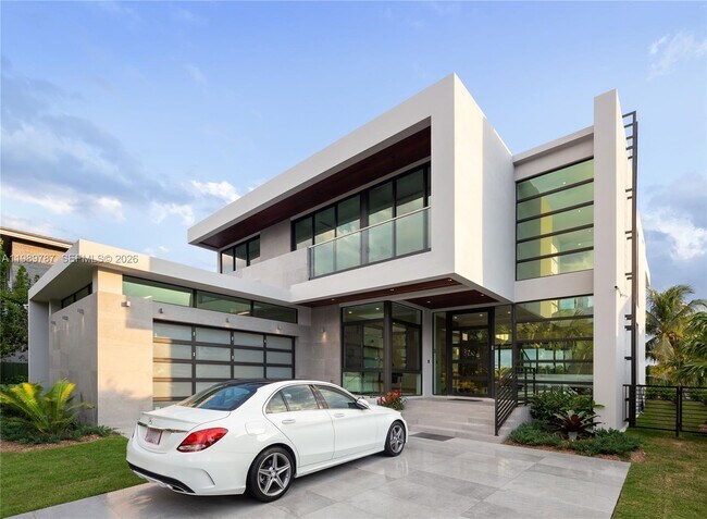 Photo - 1234 S Biscayne Point Rd