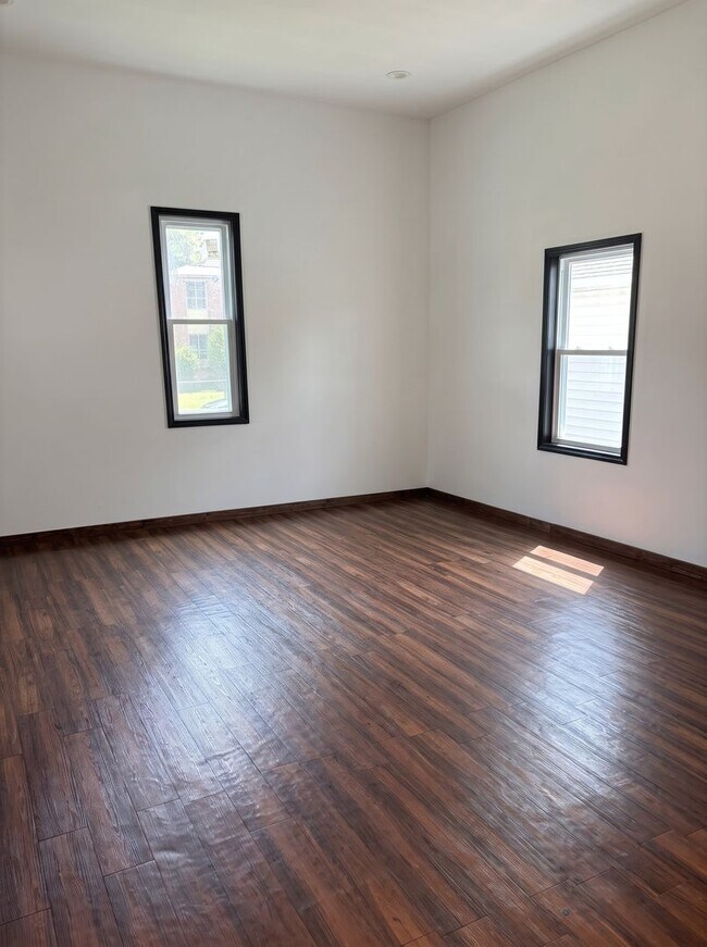 Photo - 602 E McLemore Ave