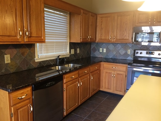 Photo - 1216 Buckingham Cir