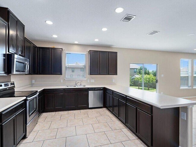 Photo - 904 Lonesome Lilly Way