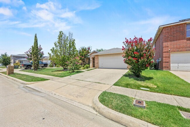 Photo - Spacious 3 Bedroom Home in Poynter Crossing