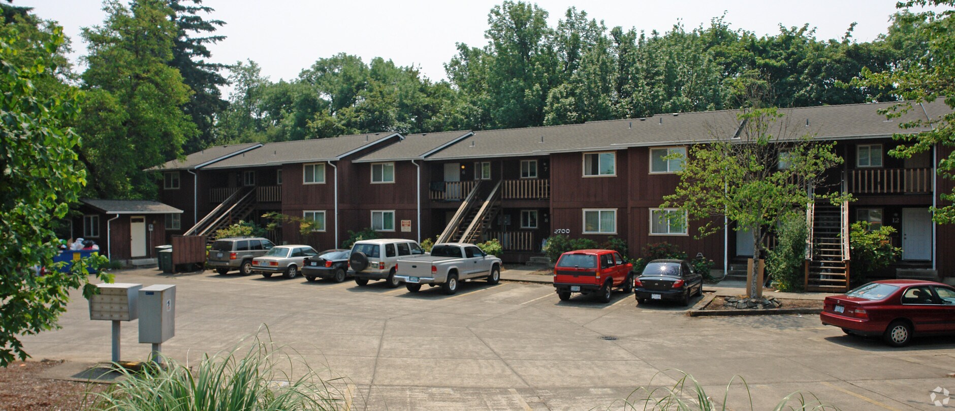 Amanda Court Apartments - Amanda Court Apartments