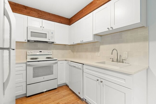 Photo - 6780 SW Canyon Terrace Unit #3