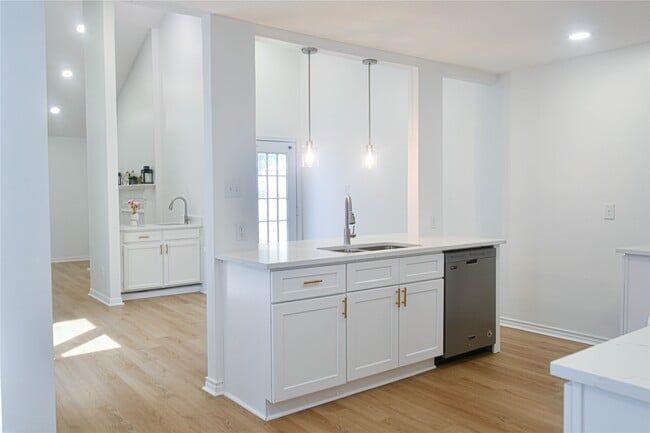 Building Photo - 18322 Autumn Trails Ln