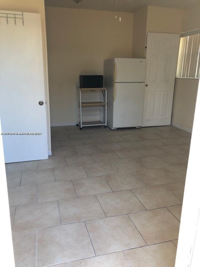 Photo - 5411 Ravenswood Rd Unit 7a