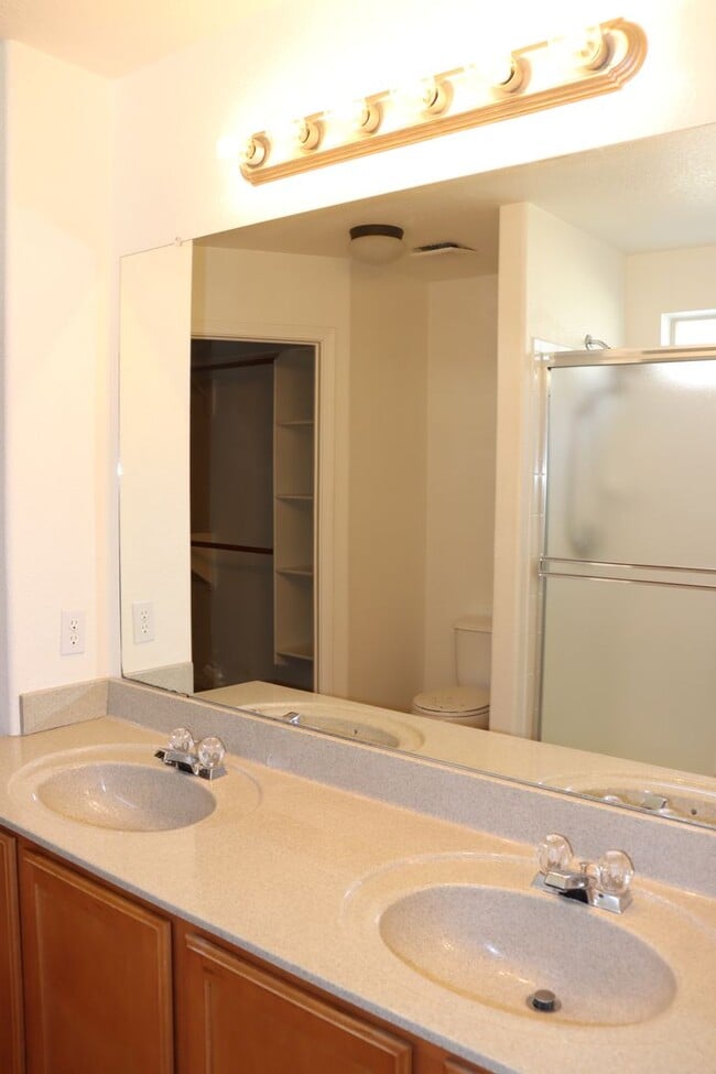 Photo - East Side 3 Bed 2 Bath Energy Efficient Pulte Home