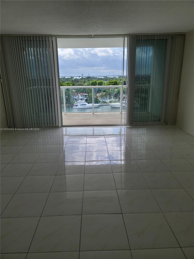 Photo - 5750 Collins Ave Condo Unit 9C