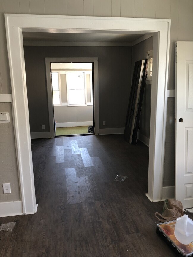 Building Photo - 620-620 Thurston Rd Unit #3 616 Upper