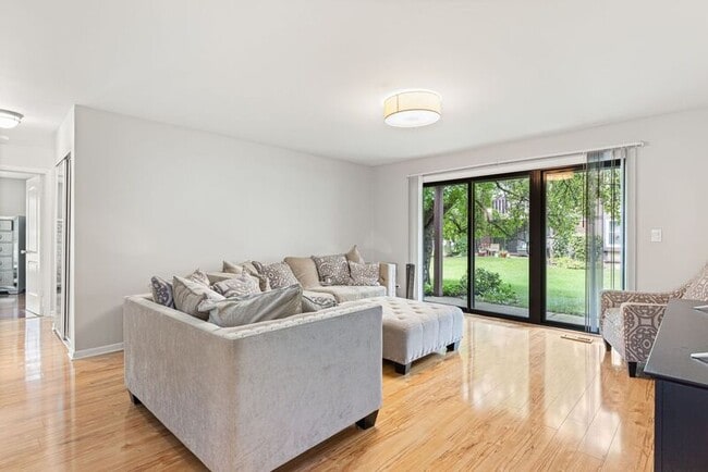 Photo - 2930 Northampton Dr