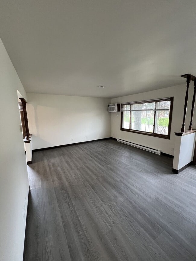 Photo - New Listing!