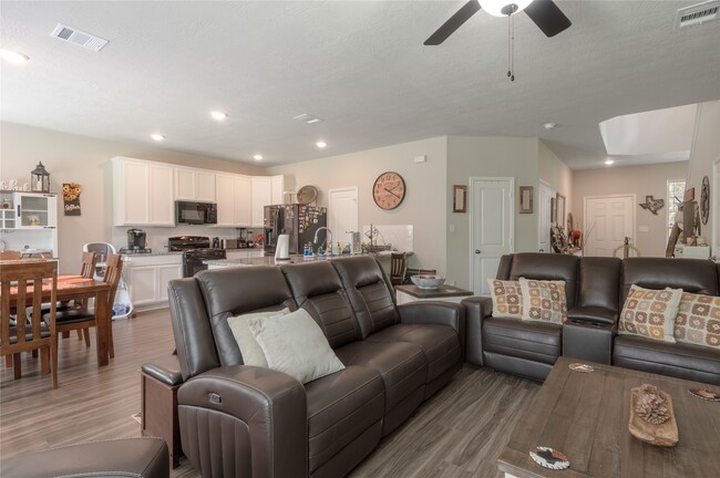 Photo - 127 Worley Way