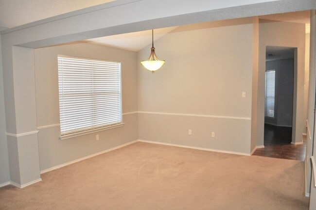 Photo - 229 Lancelot Dr