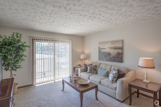 2BR, 1BA - 1,180 SF
