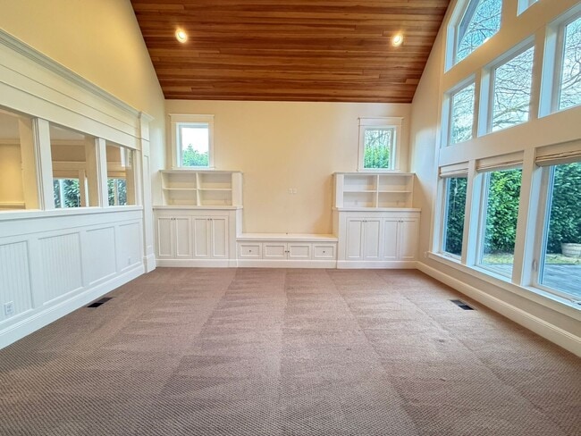 Photo - Gorgeous Custom Home In the Uplands Neighborhood. 4bd plus office. 2944sf.