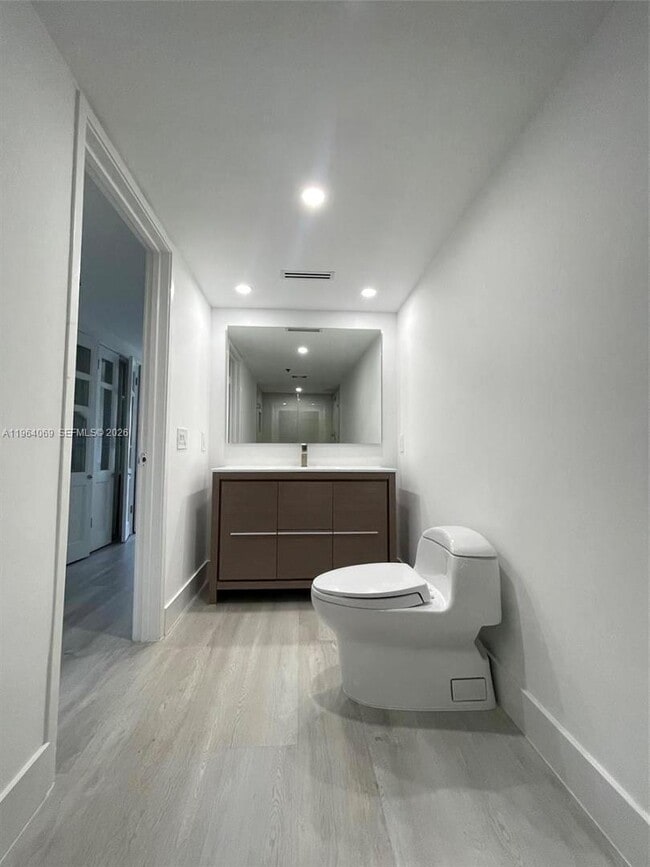 Photo - 201 Crandon Blvd Unit 306