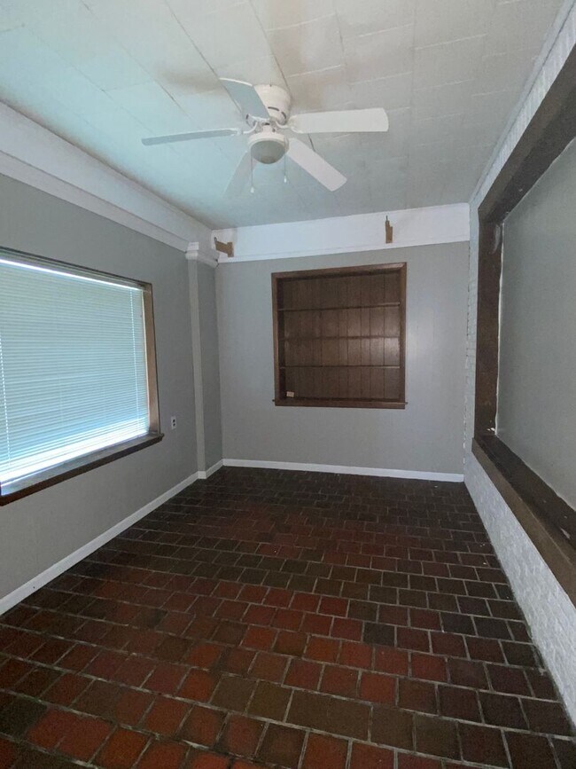 Photo - 4 bedroom 2.5 bath house with bonus room