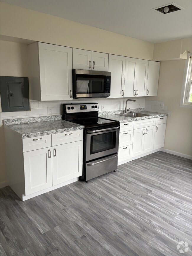 Building Photo - 12 Airport Rd Rental