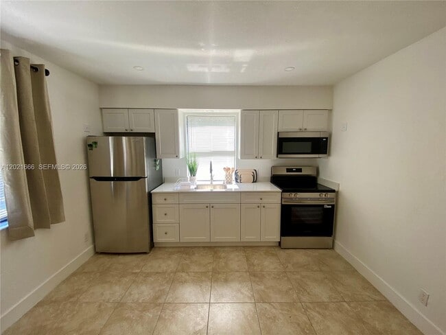 Building Photo - 1112 N 61st Terrace Unit B