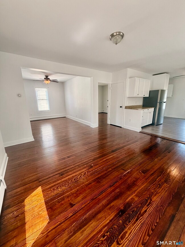 48 Vine St