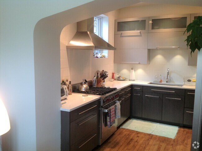 Building Photo - 1251 W Columbia Ave Unit #1 Rental