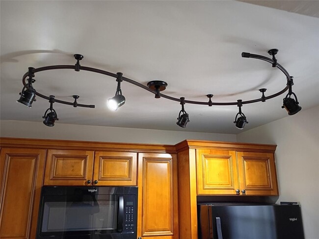 Photo - 9230 Lagoon Pl Unidad 406