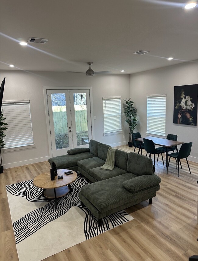 Photo - 4513 Reed Rd